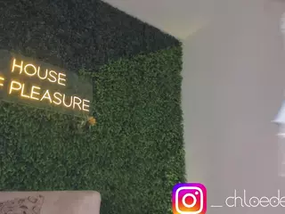 Chloe Dee's Live Sex Cam Show