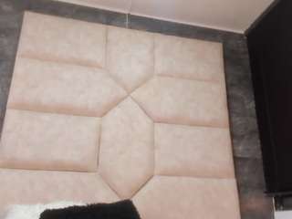 lia-thompson live cam profile