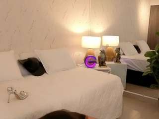 avalodge's CamSoda show and profile