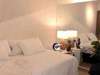 avalodge Sex Cam Show