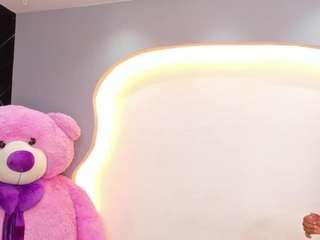 le modèle golden-shamy est en webcam porno dans un show sur le site camsoda, il possède les tags suivants: anal,lovense,twerk,toys,tease,tattoos,strip,solo,no smoking,no drinking,ass,natural,feet,dildo-or-vibrator,deepthroat,cock-rating,brown eyes,blowjob,black hair,big tits