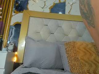 emily-86 webcam model