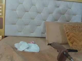 Live webcam model emily-86 on Soda Cams