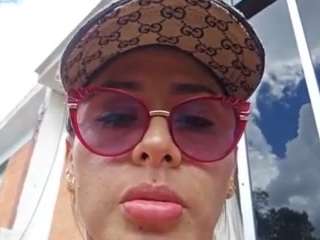 emily-86 Live Webcam on CamSoda