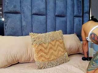 Emily-86's cam show statistics and live stream