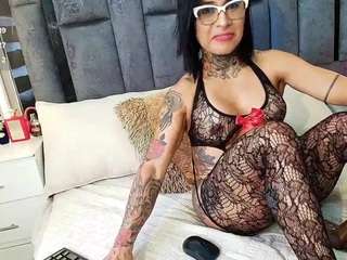 emily-86