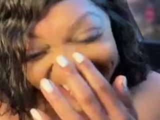 Live webcam model sexysagittarius1212 on Soda Cams