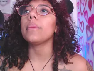 Luana's Live Sex Cam Show