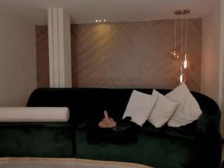 Live webcam model toricross on Soda Cams