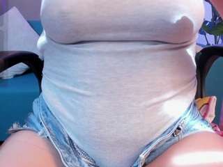 mia-taylors live cam profile