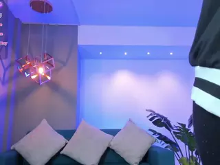 Mia-Taylors's Live Sex Cam Show