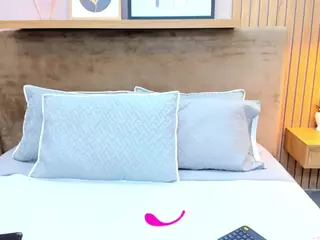 sarahlopezz's Live Sex Cam Show