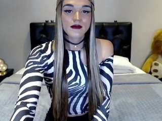 bigcockroxy webcam model