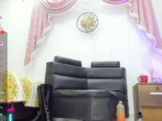chanel-doll webcam