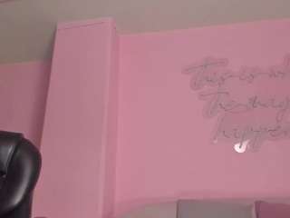 katienolan webcam model