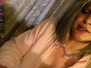 TsPostOphere live webcam show