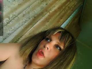 TsPostOphere live webcam show