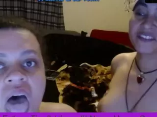 Dee and Mia's Live Sex Cam Show