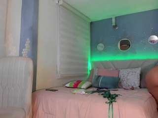 sexycouple2284's CamSoda show and profile