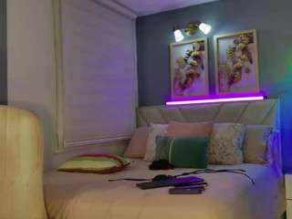 sexycouple2284 live webcam show