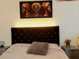 shanon-mature webcam