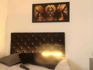 shanon-mature's live room