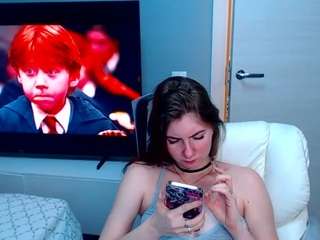 DaniellaTrue1 live cam preview