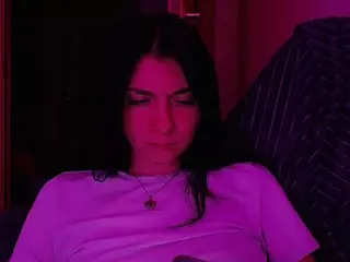 DaniellaTrue1's Live Sex Cam Show