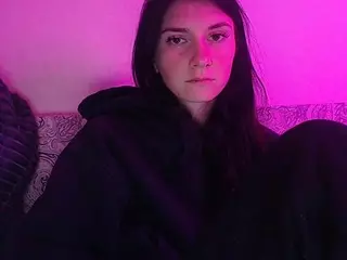 DaniellaTrue1's Live Sex Cam Show