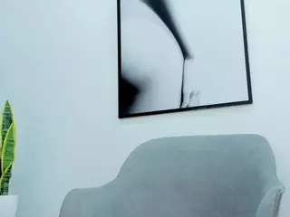 millicent-roberts's Live Sex Cam Show
