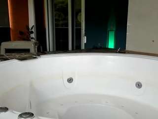 Live webcam model michellangels on Soda Cams