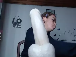 Lilaa-x's Live Sex Cam Show