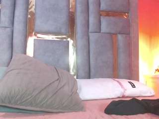 nicoolettee webcam model