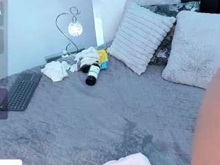 angie-roses Live Webcam on CamSoda