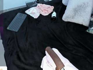 angie-roses Live Webcam on CamSoda