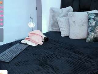 angie-roses from CamSoda is Freechat