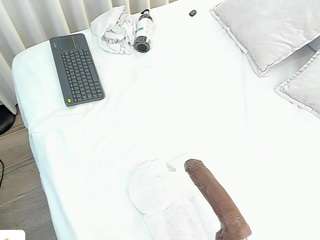 angie-roses Live Webcam on CamSoda