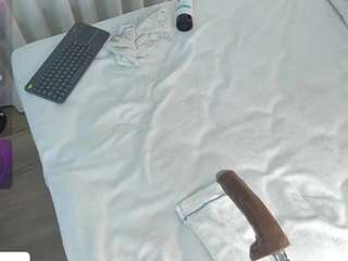 angie-roses live webcam show