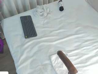 angie-roses live webcam show