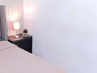 Live webcam model pinkceeleste on Soda Cams