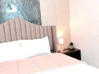 Live webcam model pinkceeleste on Soda Cams