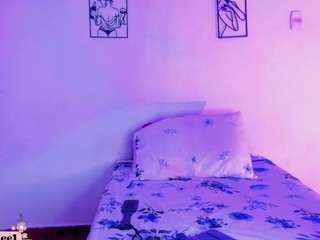  dakotasteelee-1 chat room