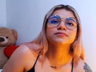 scarletthudsson Live Webcam on CamSoda