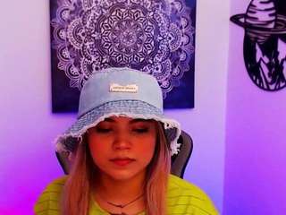 scarletthudsson Live Webcam on CamSoda