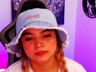 scarletthudsson Live Webcam on CamSoda