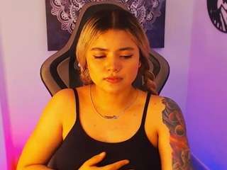 scarletthudsson Live Webcam on CamSoda