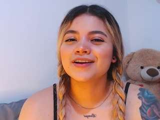 scarletthudsson Live Webcam on CamSoda