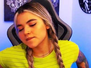 scarletthudsson live