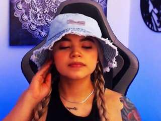 scarletthudsson Live Webcam on CamSoda