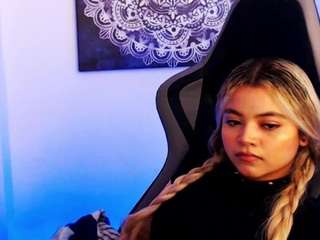 le modèle scarletthudsson est en webcam porno dans un show sur le site camsoda, il possède les tags suivants: ass,lush,wet,toys,tease,tattoos,striptease,strip,spank,pussy,orgasm,lovense,ass clapping,lingerie,fingers,doggy style,cum,creampie,brown-eyes,blowjob